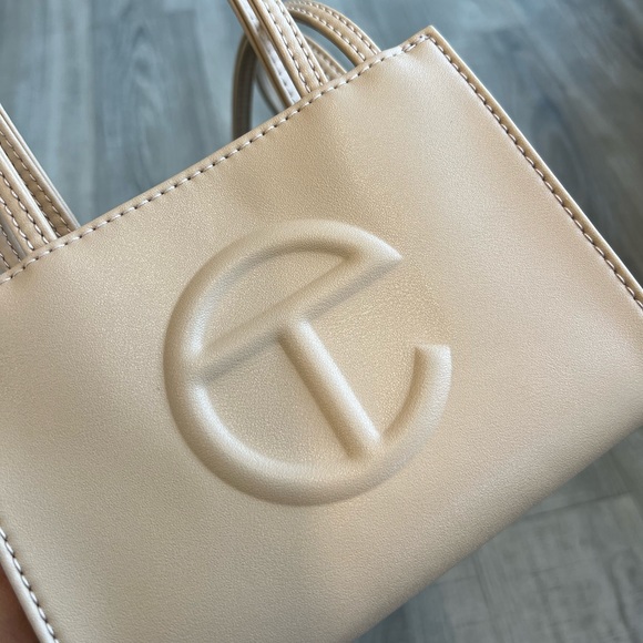 Telfar small cream shopping bag/ bought it as part of the bag security sale - Picture 3 of 4
